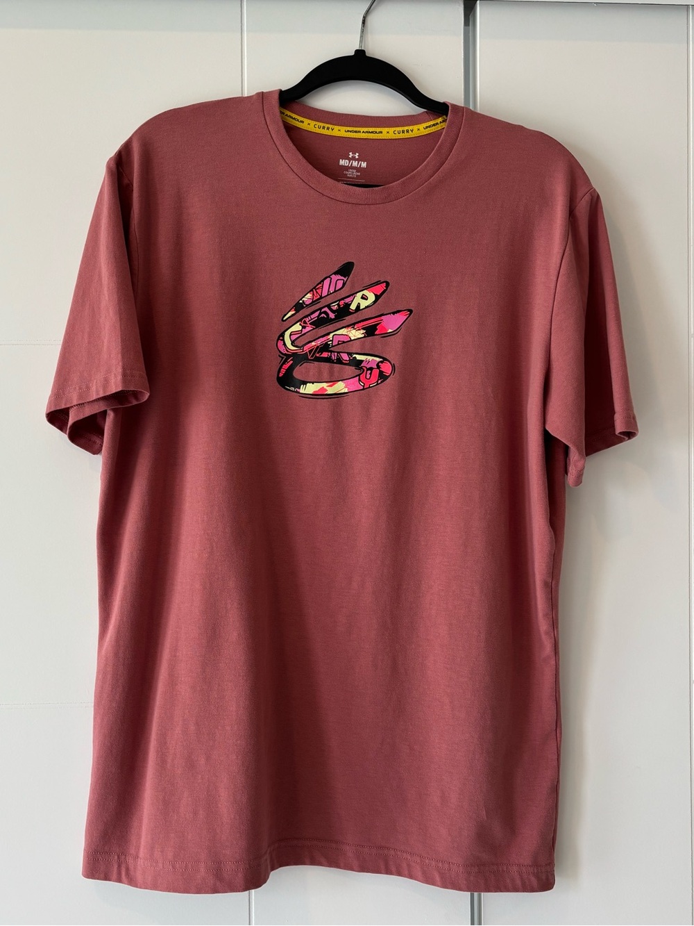 Under Armour x Steph Curry women’s Short Sleeve Logo Tee - Dusty Rose